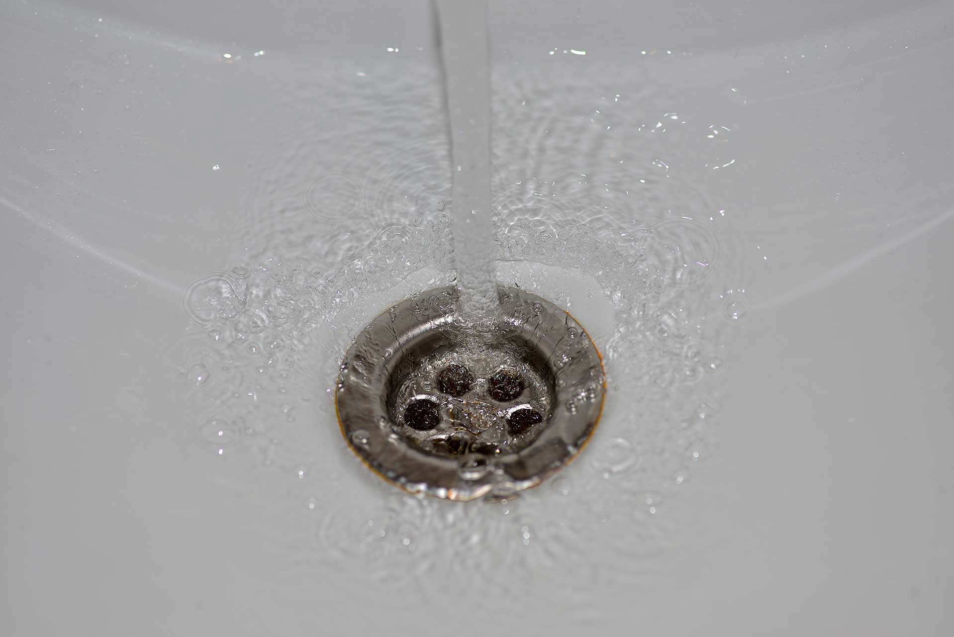A2B Drains provides services to unblock blocked sinks and drains for properties in Bournemouth.